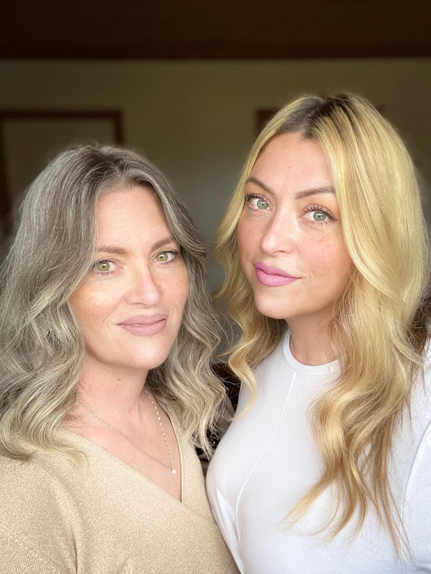 Auriel Glow is a 100% natural skin cream line. Our Cream is packaged in glass jar with a elegant gold-lid. Our Cream is made of made with Beef Tallow, Buffalo Tallow, Shea Butter, Kokum Butter, Jojoba Oil, Caster Oil, Rosehip Oil, Almond Oil, Apricot Seed Oil, Vanilla Essential Oil, Vanilla C02,  100% Natural, Cold Pressed, Organic, Hexane Free, Toxin Free, Chemical Free.